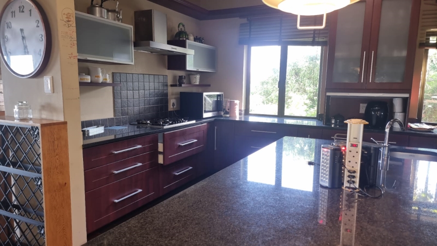 6 Bedroom Property for Sale in Merryhill Eastern Cape